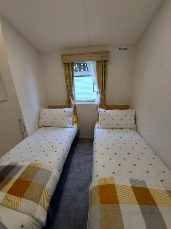 Woofles Luxury Caravan At Knaresborough Lido エクステリア 写真