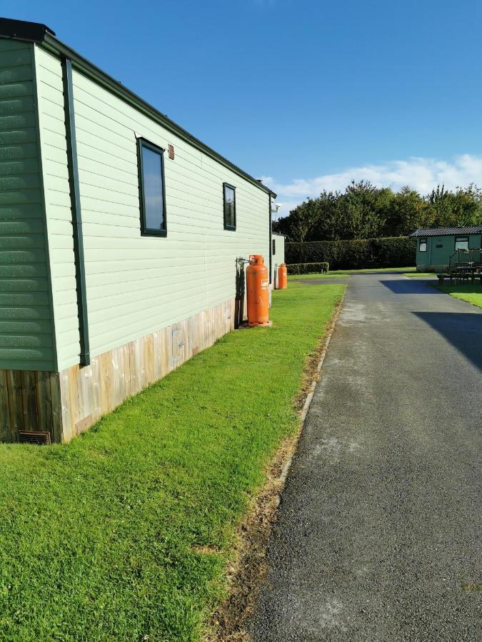 Woofles Luxury Caravan At Knaresborough Lido エクステリア 写真