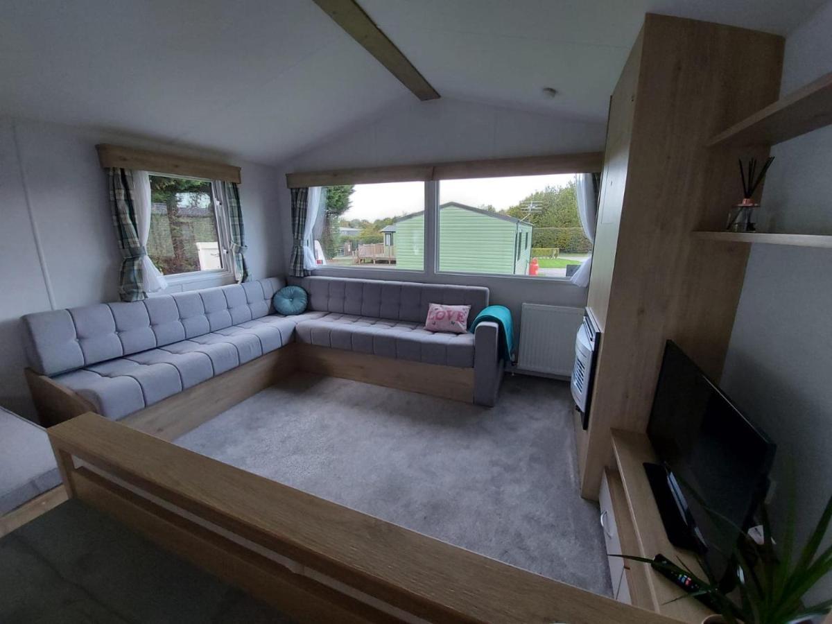 Woofles Luxury Caravan At Knaresborough Lido エクステリア 写真